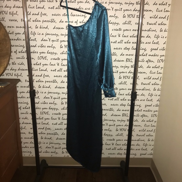 RIVIERA ONE-SHOULDER MAXI DRESS - Picture 10 of 14
